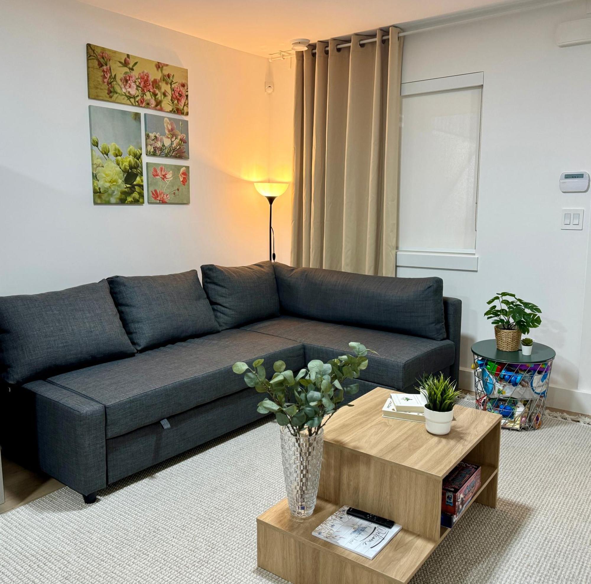 סארי The Sunset Haven- Cozy 2Br Basement Suite Near White Rock מראה חיצוני תמונה