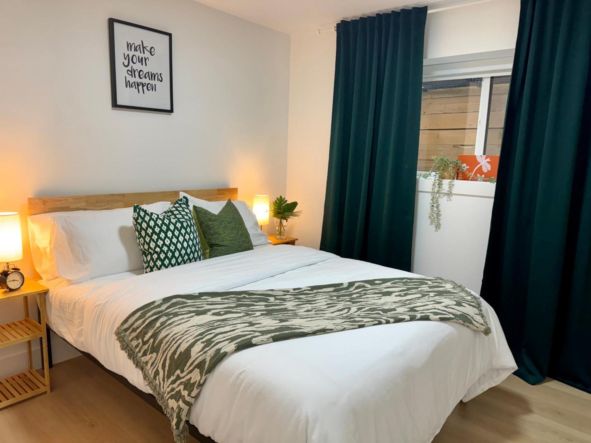 סארי The Sunset Haven- Cozy 2Br Basement Suite Near White Rock מראה חיצוני תמונה