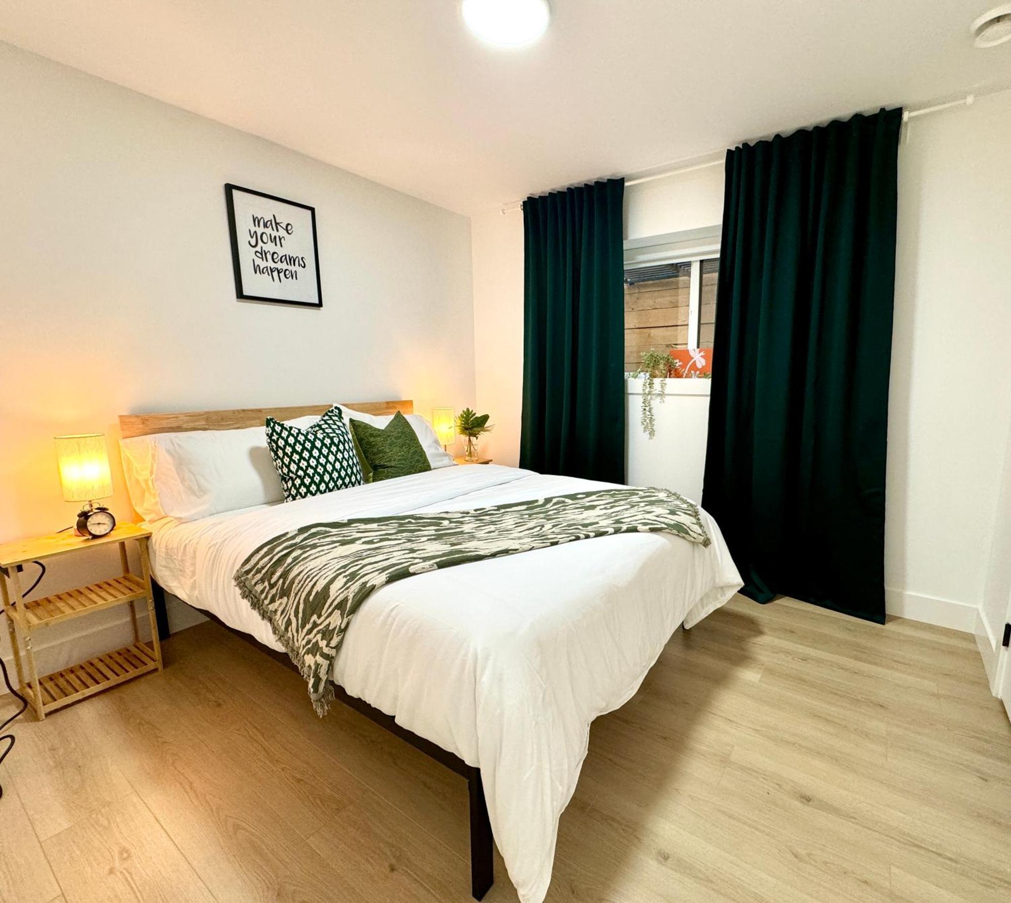 סארי The Sunset Haven- Cozy 2Br Basement Suite Near White Rock מראה חיצוני תמונה